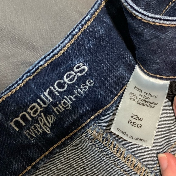 Maurices Everflex Jeans - Picture 3 of 4